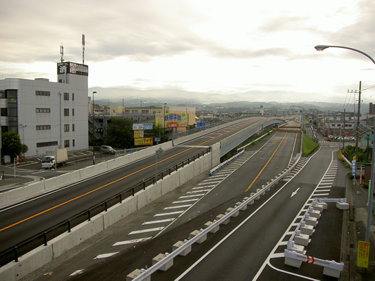 山本建設(株) 平成18年度 1号南二日町道路建設工事