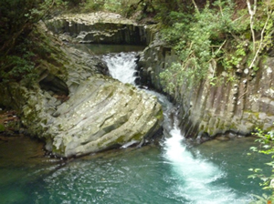 高さ4m 幅2m 長さ18m