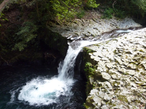 高さ3m 幅2m 長さ25m